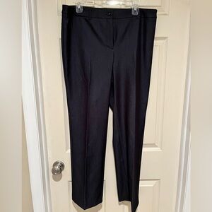 Beautiful Chico’s Women’s Dress Pants Size 2 (12)